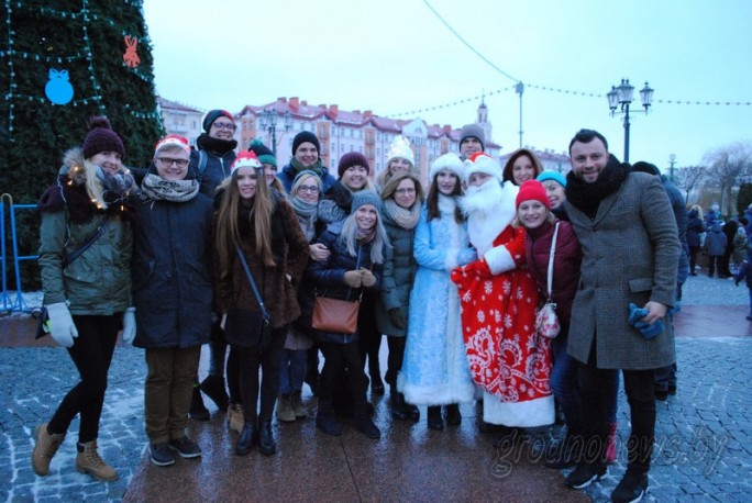 В Гродно к Дедам Морозам приехали туристы из Литвы