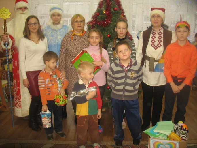 РОЖДЕСТВО приносит радость