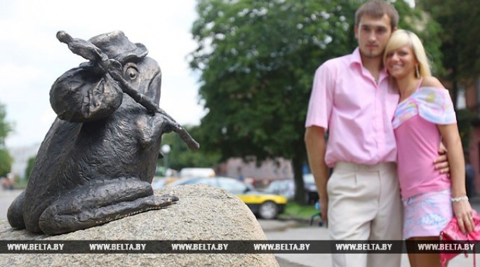 Туристы признали бронзовую лягушку-путешественницу в Гродно исполнительницей желаний