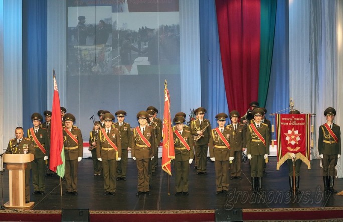 Торжественный вечер, посвященный Дню защитников Отечества и Вооруженных сил Республики Беларусь, прошел в областном драмтеатре