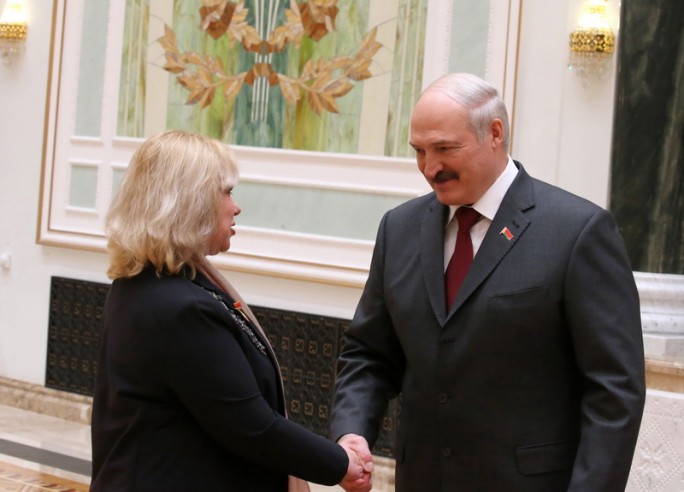 Президент Беларуси Александр Лукашенко вручил государственные награды
