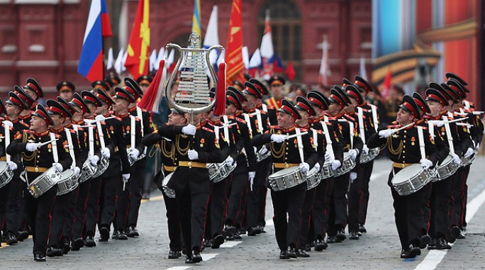 Военный парад в честь 72-й годовщины Победы прошел на Красной площади в Москве