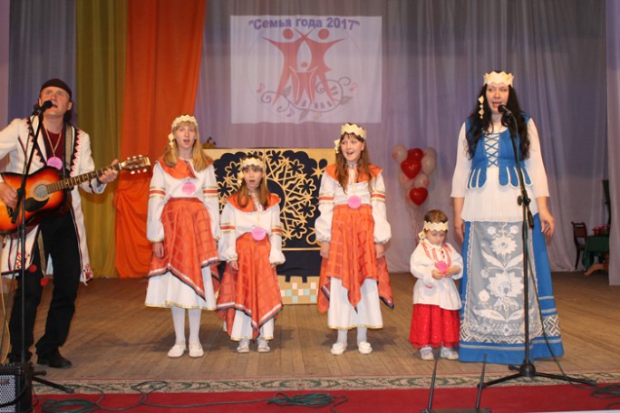 В Мостах прошел зональный тур областного этапа республиканского конкурса «Семья года –2017»