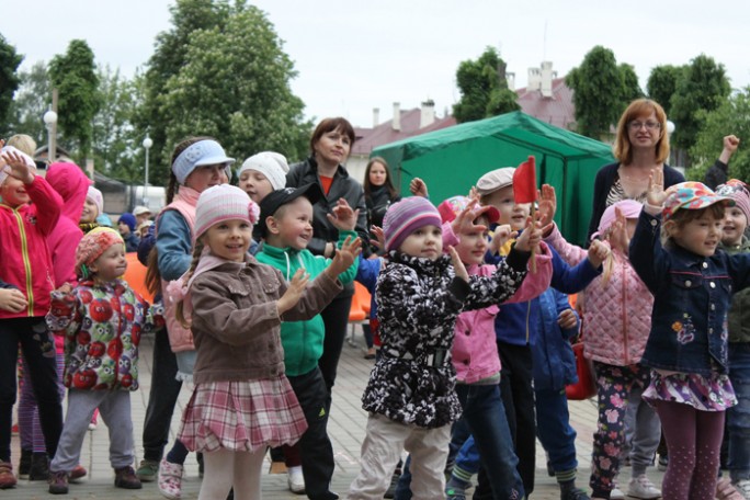 Праздник детства в Мостах