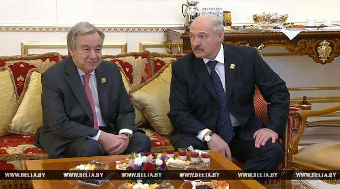 Лукашенко провел переговоры с зарубежными лидерами в кулуарах саммита ШОС в Астане