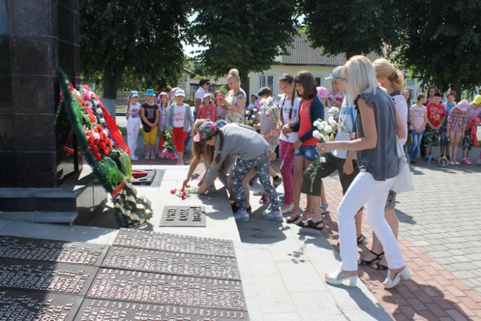 Митинг в Мостах, посвященный Дню всенародной памяти жертв Великой Отечественной войны