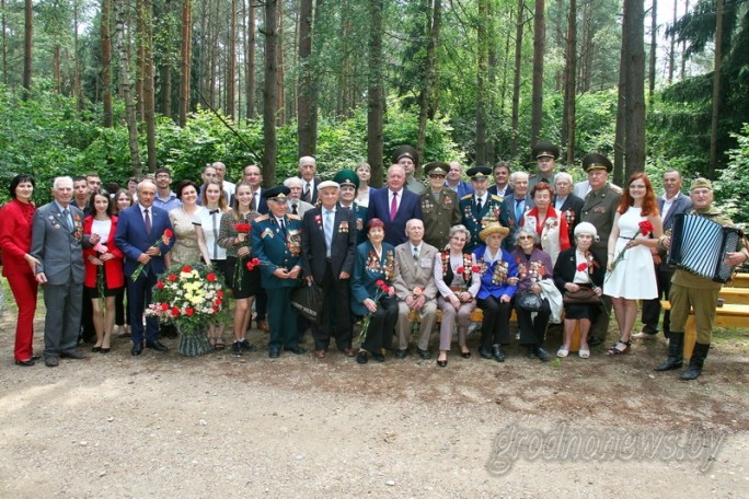 Ветеранов войны пригласили на встречу с руководством области в партизанский лагерь
