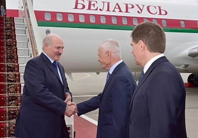 Александр Лукашенко прилетел в Москву для участия в заседании Высшего государственного совета и Форуме регионов Беларуси и России