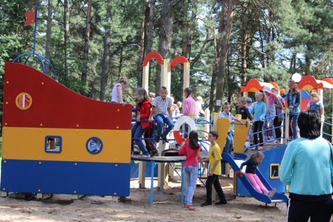 Детский праздник в мостовском парке