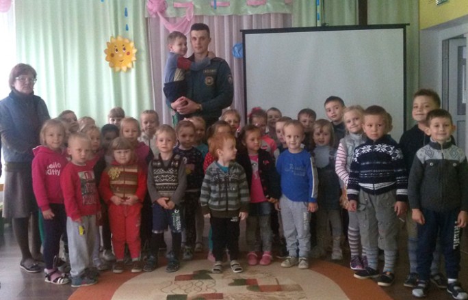 В Мостовском районе прошел 3-й этап республиканской акции   «В центре внимания – дети!»