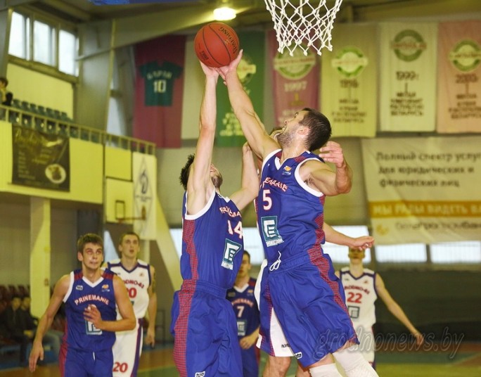 Молодость и задор. В первом туре чемпионата страны по баскетболу среди мужских команд встречались «Гродно-93» и «Принеманье»