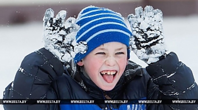 Зимние каникулы начинаются у белорусских школьников