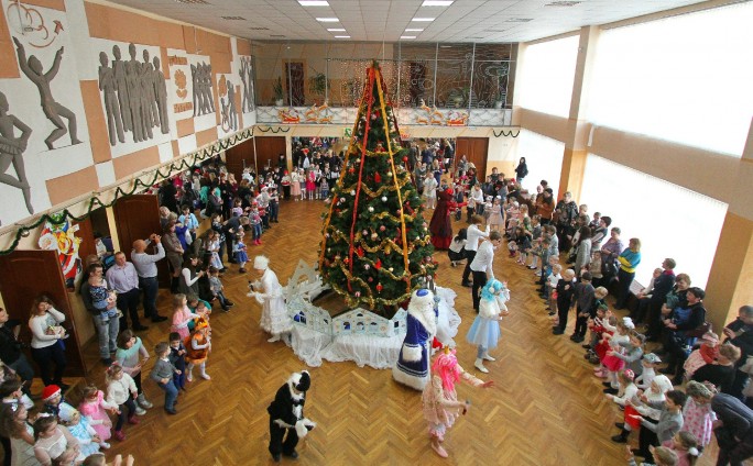 Профсоюзы – детям. Новогодняя елка прошла в областном Дворце творчества детей и молодежи