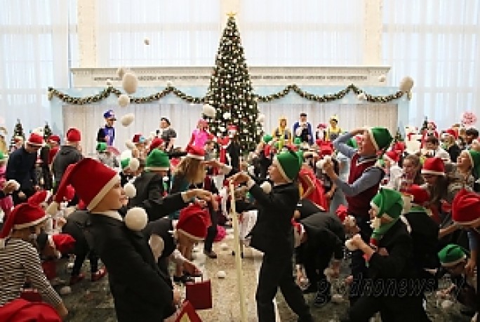 Юные представители Гродненщины стали участниками Новогоднего праздника во Дворце Независимости в Минске