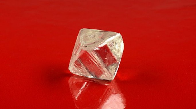 В Якутии нашли два крупных алмаза