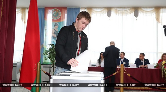 Явка избирателей на местных выборах в Беларуси на 14.00 составляет более 55%
