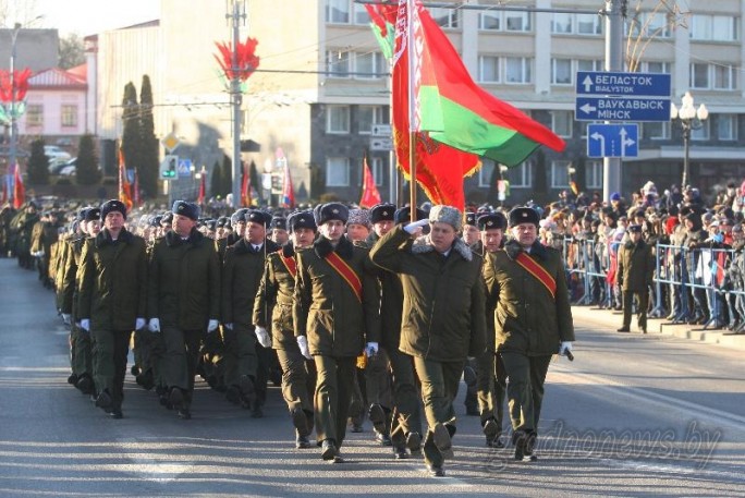 Военный парад, посвященный 100-летию Вооруженных Сил Республики Беларусь, прошел в Гродно