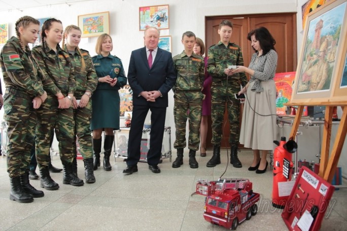 В области подвели итоги конкурса «Спасатели глазами детей»