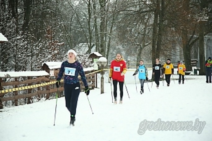 Слеты любителей скандинавской ходьбы будут проходить на Августовском канале дважды в год, а школьники и педагоги станут их постоянными участниками