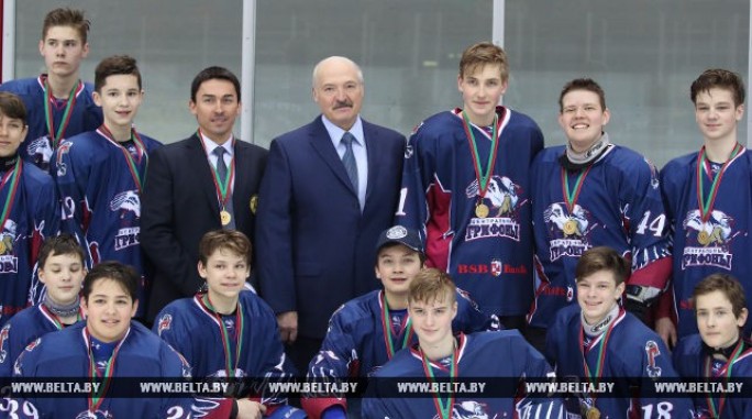 Лукашенко юным хоккеистам: вы - наша надежда, и не только олимпийская