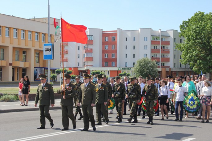 Как и прежде в строю мостовские ветераны