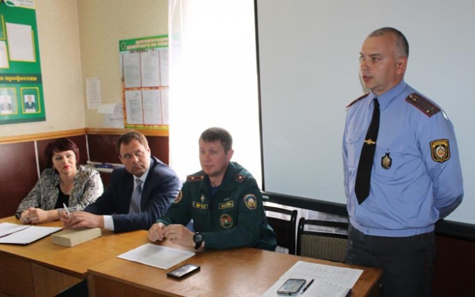 Вопросы безопасности обсудили на сельском сходе в Мальковичах