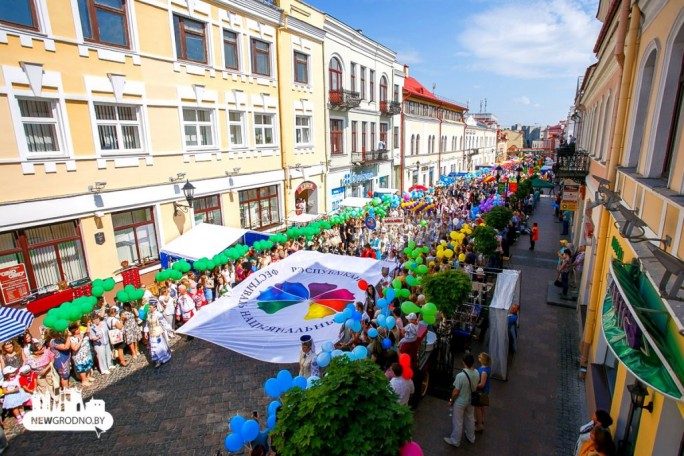 Поляки, татары с башкирами и белорусы подворья во время фестиваля сменят прописку