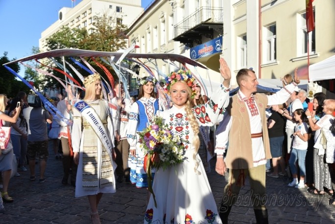 Как Гродно встречал фестиваль национальных культур: от подготовки до фейерверка и 'Песняров'