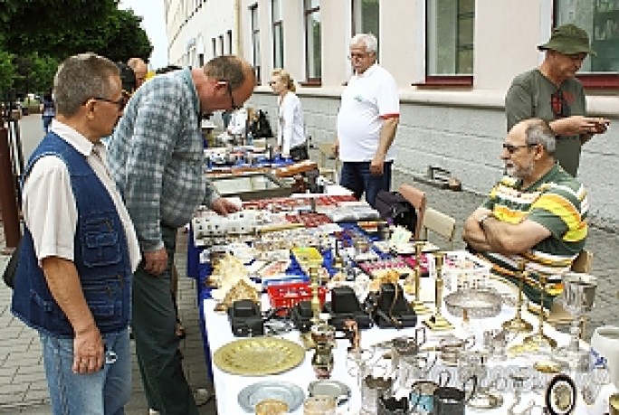 Музей под открытым небом. «Скарабей» выставил свои лучшие коллекции
