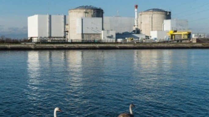 Во Франции из-за жары остановили реактор старейшей АЭС