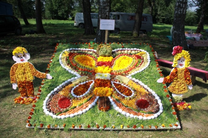 Блюда с лепестками и костюм из фиалок: фестиваль цветов пройдет в Желудке