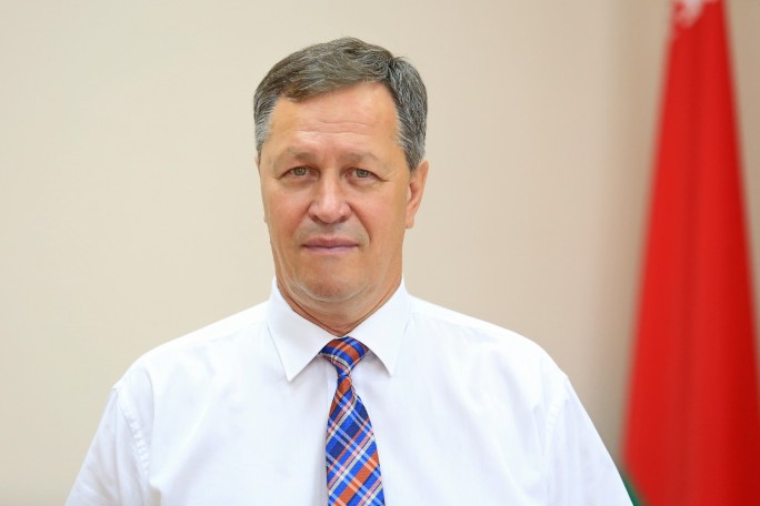 Вопросов по ЖКХ стало меньше. Прямую линию провел управляющий делами облисполкома Игорь Попов