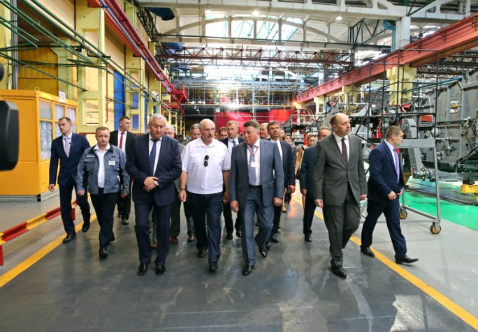 Тема недели: Александр Лукашенко поручил запустить в Беларуси масштабную программу модернизации техники