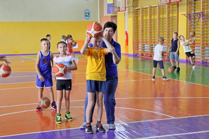 В Мостах открылся спортивный класс с профильным направлением «Баскетбол»