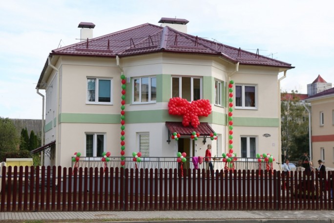 В Гродно открыли новый дом семейного типа: родители воспитывают восьмерых детей