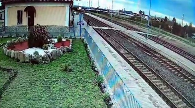 Поезд насмерть сбил пенсионерку у станции Зельва