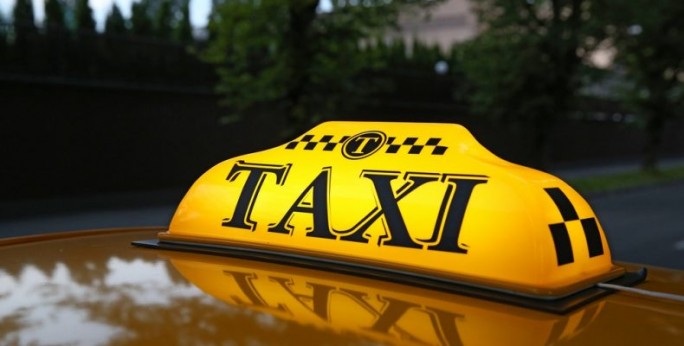 В Гродно пьяный клиент украл у таксиста кошелек