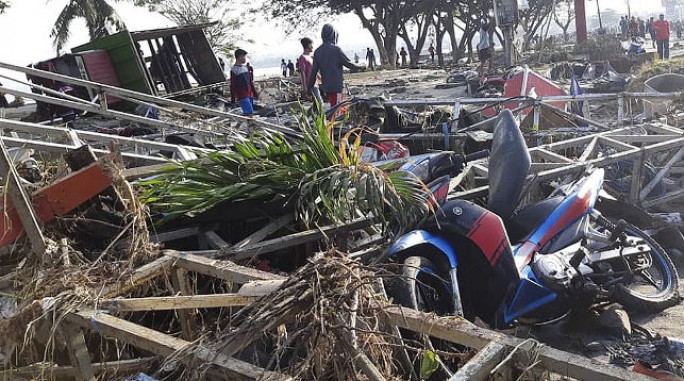 Число погибших в результате землетрясения в Индонезии превысило 400 человек
