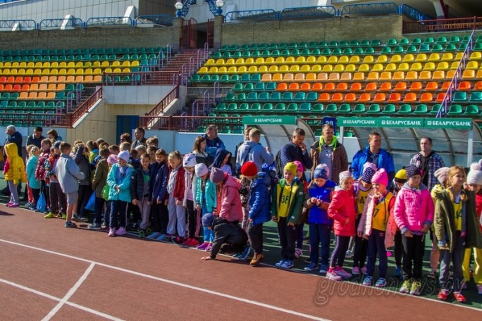 «300 талантов для Королевы». В Гродно на легкоатлетические соревнования собрались почти 400 школьников