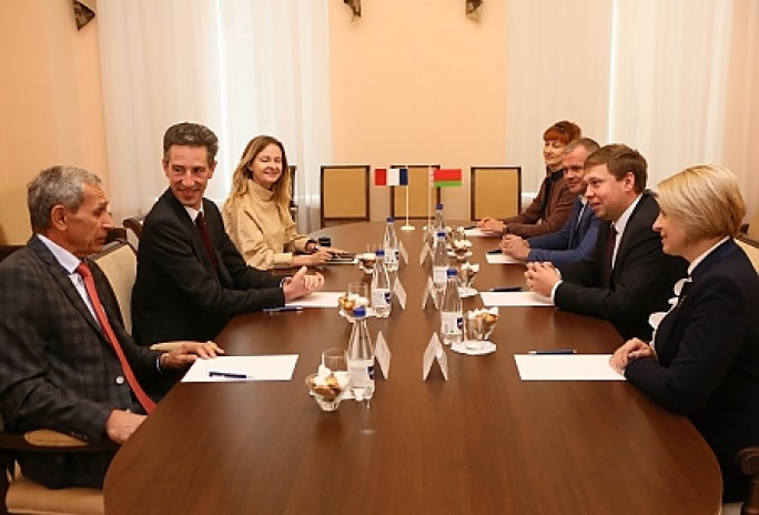 В биографии Шарля де Голля, возможно, есть щучинский след