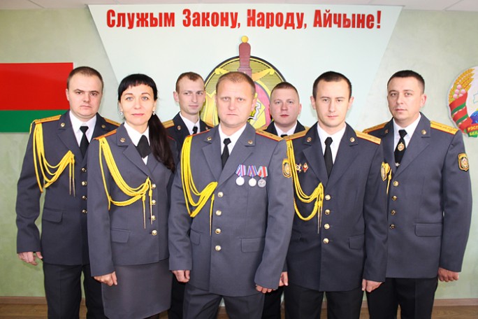 Сотрудники отделения уголовного розыска Мостовского РОВД отмечают профессиональный праздник