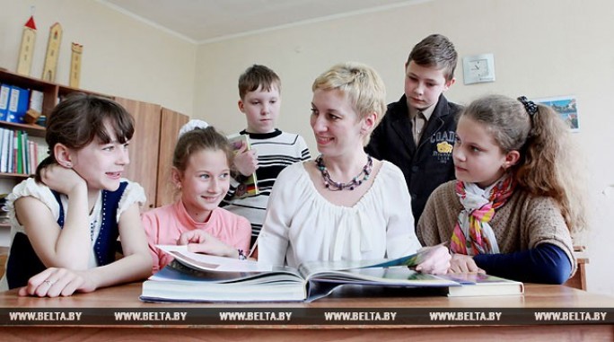 Президент Беларуси Александр Лукашенко поздравил педагогических работников с  Днем учителя