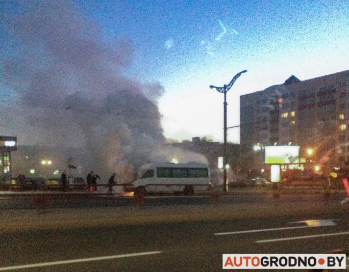 Фотофакт: в Гродно на автовокзале горела маршрутка