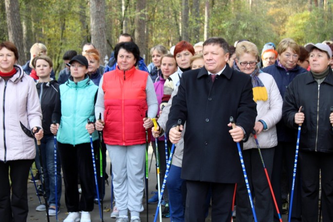 Профсоюзный фестиваль скандинавской ходьбы в Гродно собрал более 70 участников