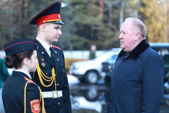 Прямую телефонную линию провел заместитель председателя облисполкома Виктор Лискович