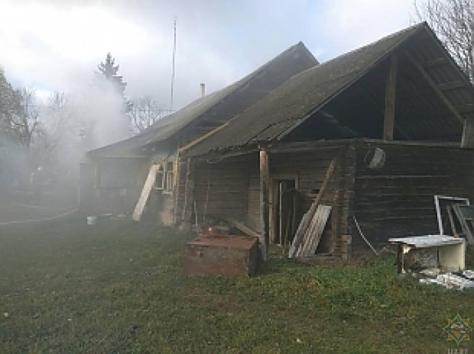 Из-за непотушенных сигарет в Островецком районе едва не сгорел дом