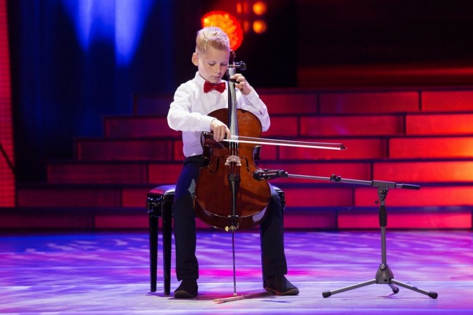 Виолончелист Владислав Хильманович из Мостов вышел в полуфинал телепроекта на ОНТ «Талент краіны»