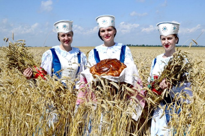 В Мостовском РЦК состоится концерт к Дню работников сельского хозяйства