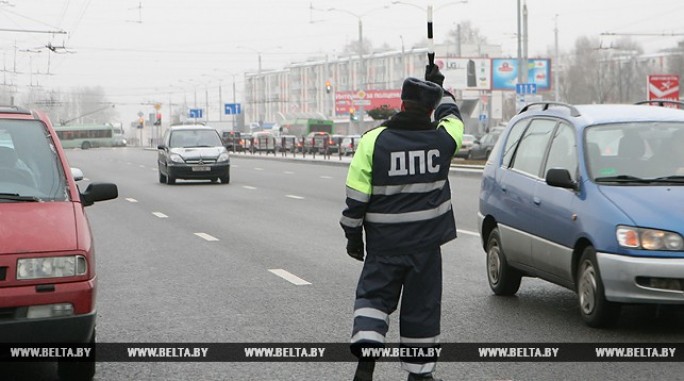 ГАИ рекомендует в гололед избегать резких маневров на дороге
