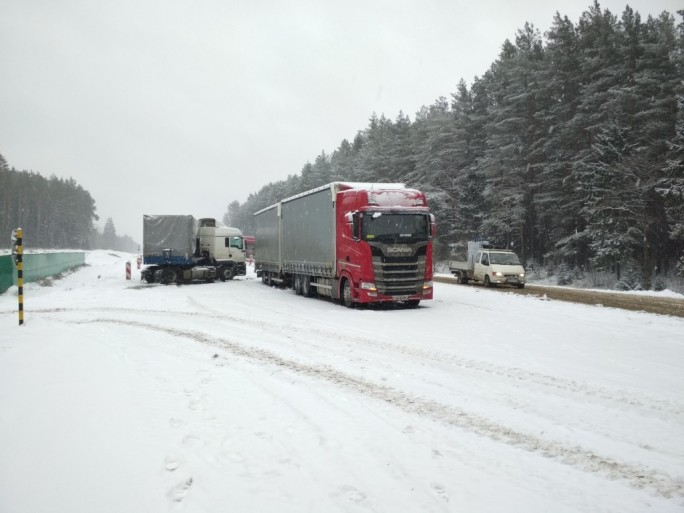 Под Лидой на трассе М6 из-за ДТП затруднено движение